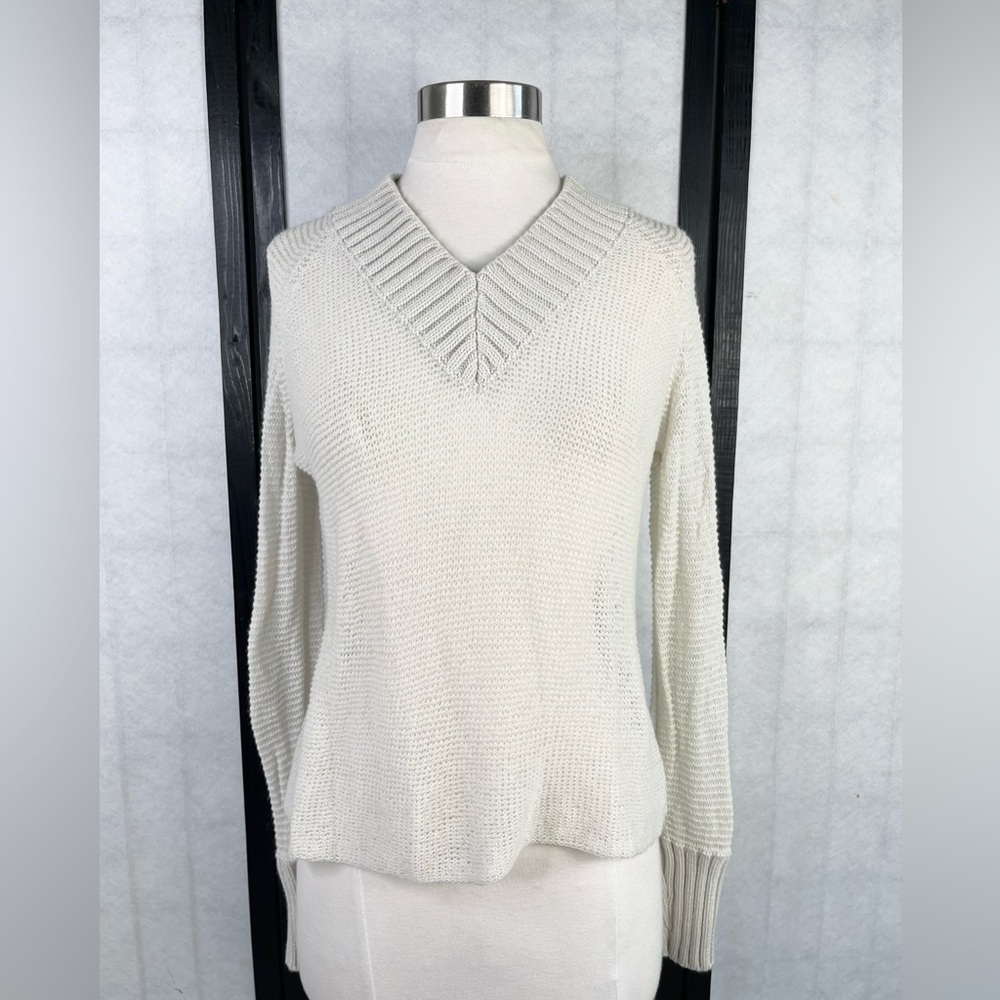 Malo White V-Neck Sweater Classic Knit Design